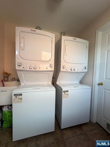 599 Boulevard 1, Hasbrouck Heights, NJ 07604