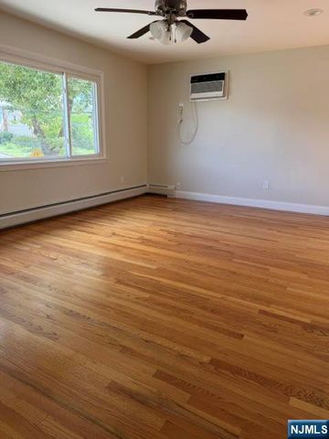 599 Boulevard 1, Hasbrouck Heights, NJ 07604
