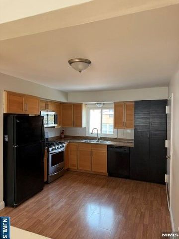 599 Boulevard 1, Hasbrouck Heights, NJ 07604