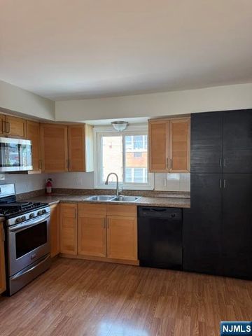 599 Boulevard 1, Hasbrouck Heights, NJ 07604