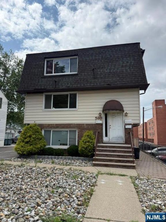599 Boulevard 1, Hasbrouck Heights, NJ 07604