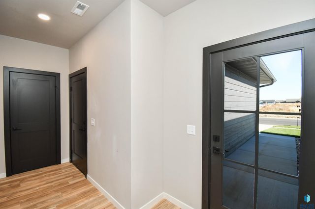 1407 N Alinia Ave Avenue, Tea, SD 57064