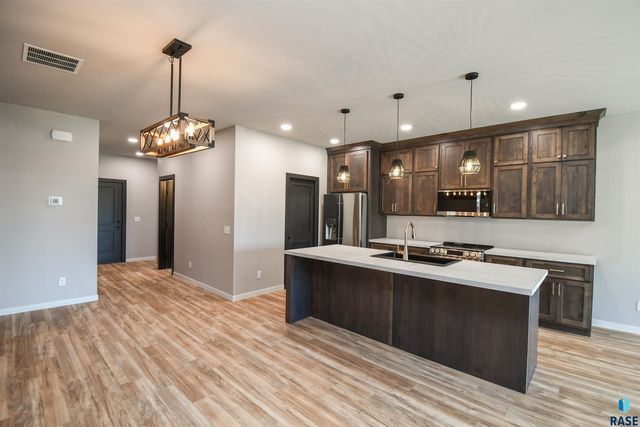 1407 N Alinia Ave Avenue, Tea, SD 57064