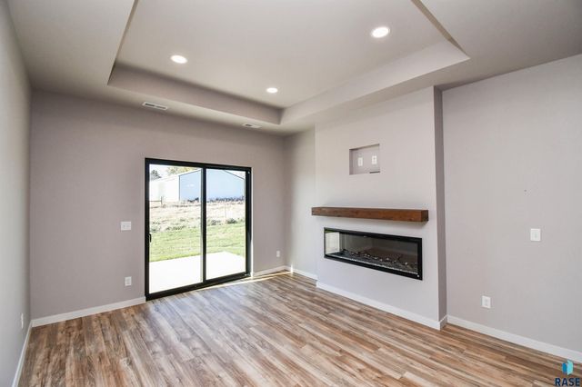 1407 N Alinia Ave Avenue, Tea, SD 57064