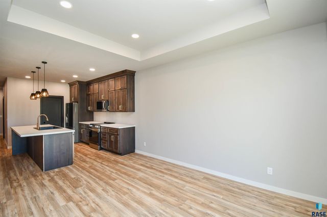 1407 N Alinia Ave Avenue, Tea, SD 57064