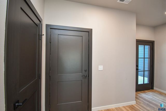 1407 N Alinia Ave Avenue, Tea, SD 57064