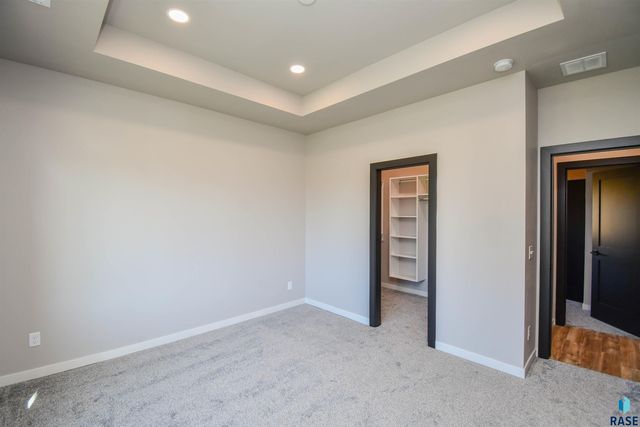 1407 N Alinia Ave Avenue, Tea, SD 57064