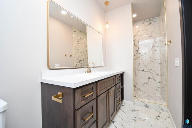 1407 N Alinia Ave Avenue, Tea, SD 57064