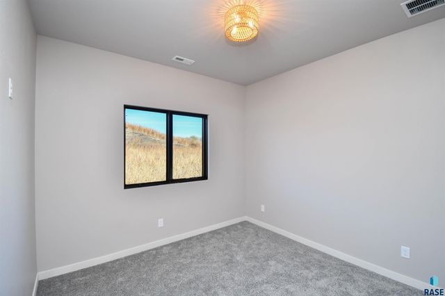 1407 N Alinia Ave Avenue, Tea, SD 57064