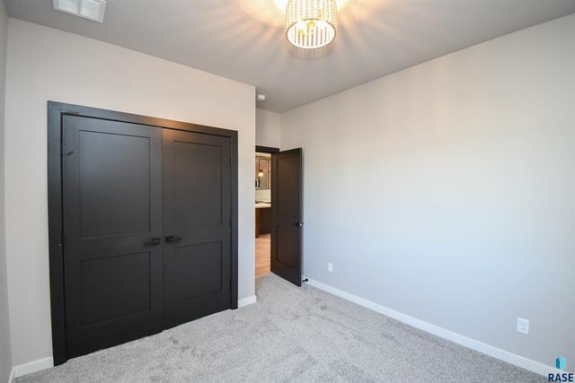 1407 N Alinia Ave Avenue, Tea, SD 57064