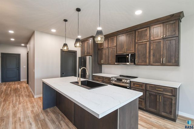 1407 N Alinia Ave Avenue, Tea, SD 57064