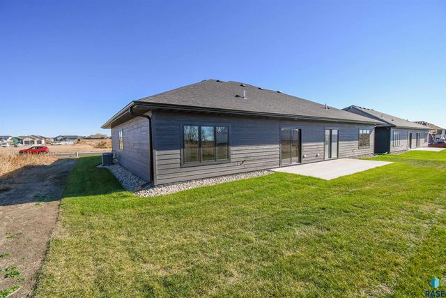1407 N Alinia Ave Avenue, Tea, SD 57064