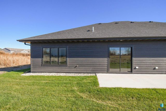 1407 N Alinia Ave Avenue, Tea, SD 57064