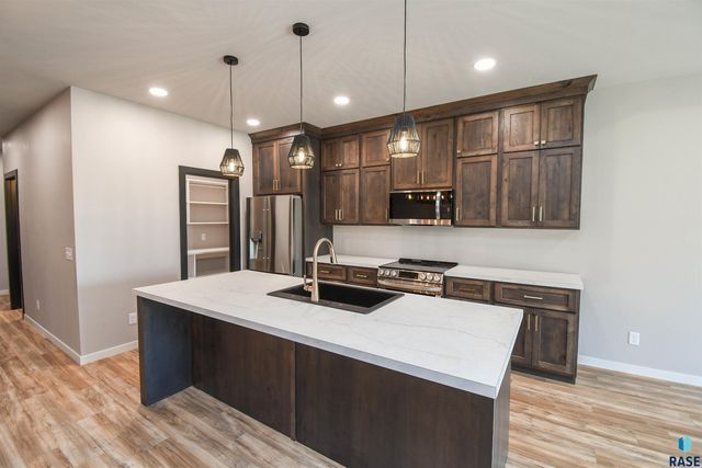 1407 N Alinia Ave Avenue, Tea, SD 57064