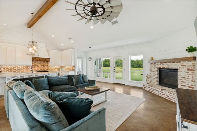 336 Hugh Orr Road, Van Alstyne, TX 75495