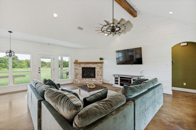 336 Hugh Orr Road, Van Alstyne, TX 75495