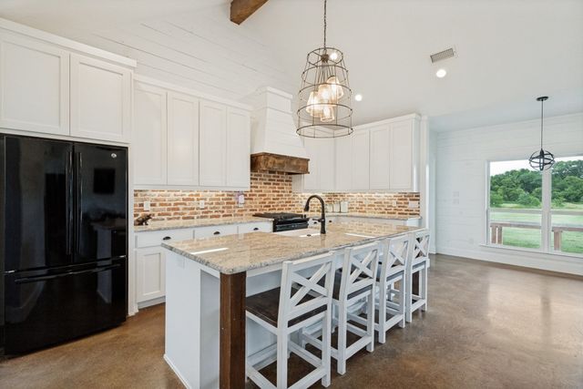 336 Hugh Orr Road, Van Alstyne, TX 75495