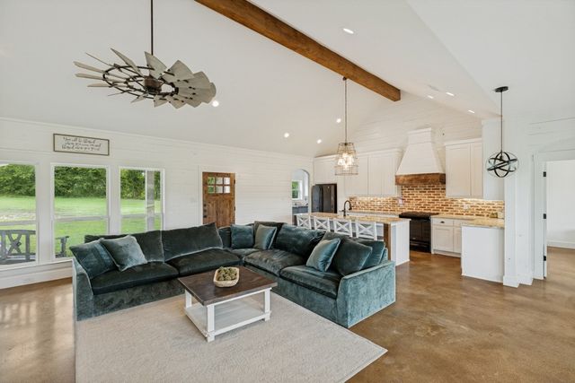 336 Hugh Orr Road, Van Alstyne, TX 75495