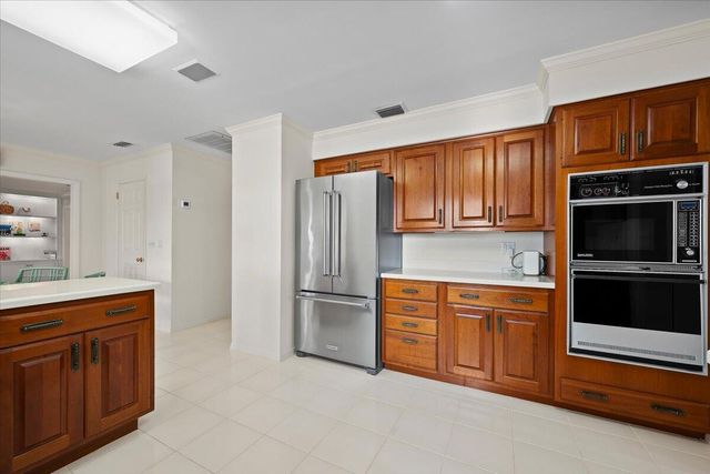 1000 Country Club Drive, North Palm Beach, FL 33408