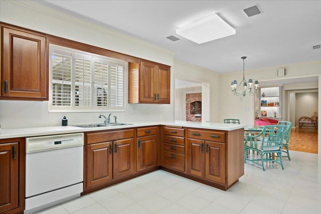 1000 Country Club Drive, North Palm Beach, FL 33408