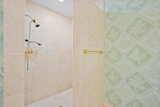 1000 Country Club Drive, North Palm Beach, FL 33408