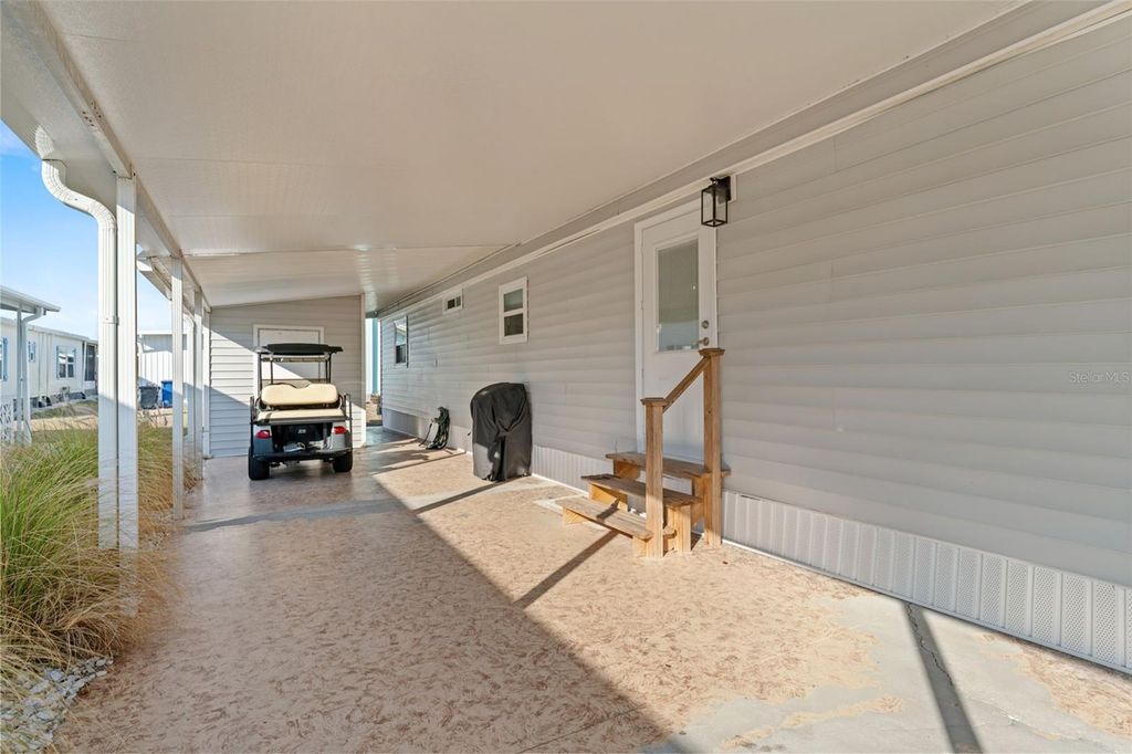 Image 13 of property listing at 107 TORTOLA WAY, North Port, FL 34287