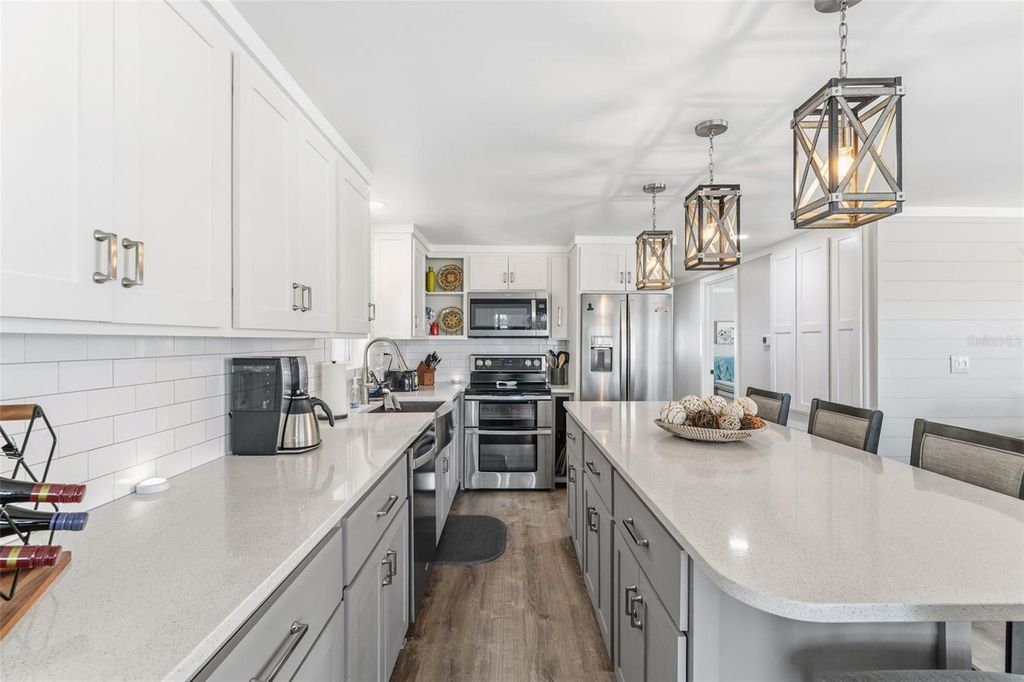 Image 15 of property listing at 107 TORTOLA WAY, North Port, FL 34287