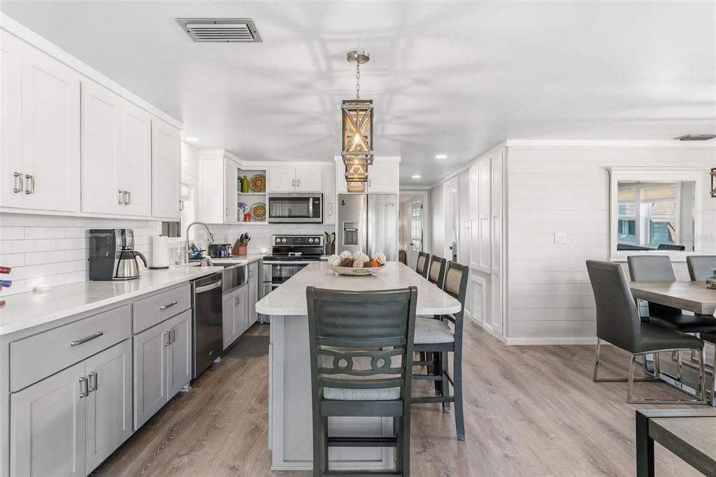 Image 17 of property listing at 107 TORTOLA WAY, North Port, FL 34287