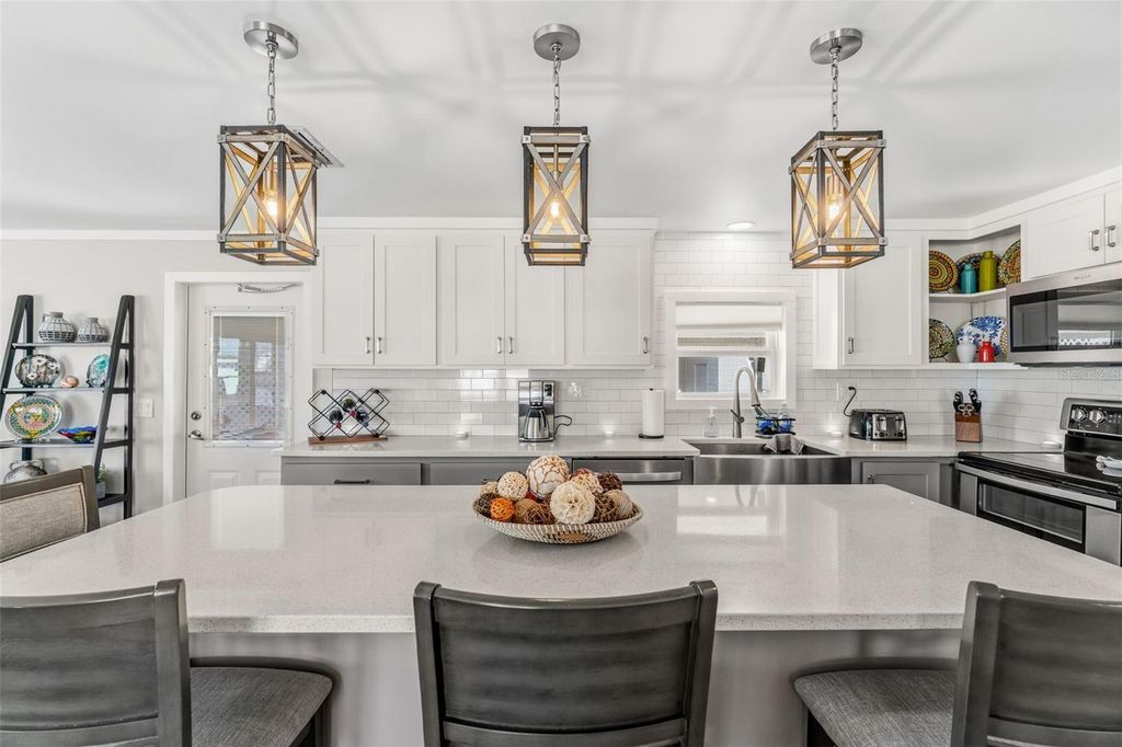 Image 18 of property listing at 107 TORTOLA WAY, North Port, FL 34287