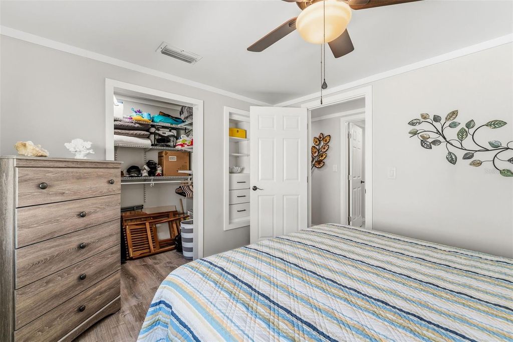 Image 30 of property listing at 107 TORTOLA WAY, North Port, FL 34287