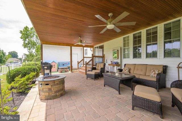 37 TILBURG LN, Martinsburg, WV 25405