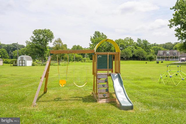 37 TILBURG LN, Martinsburg, WV 25405