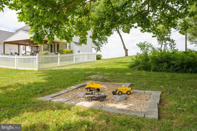 37 TILBURG LN, Martinsburg, WV 25405