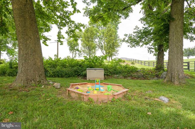 37 TILBURG LN, Martinsburg, WV 25405