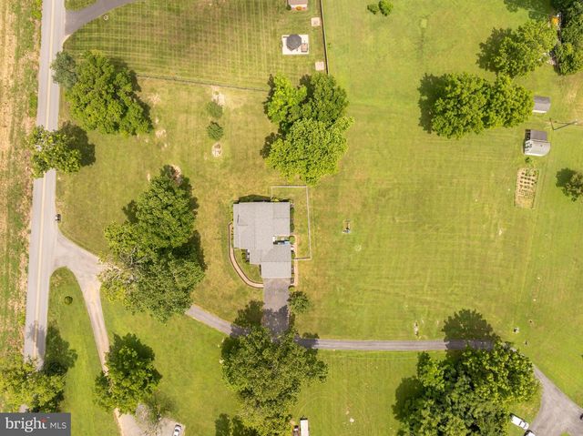 37 TILBURG LN, Martinsburg, WV 25405