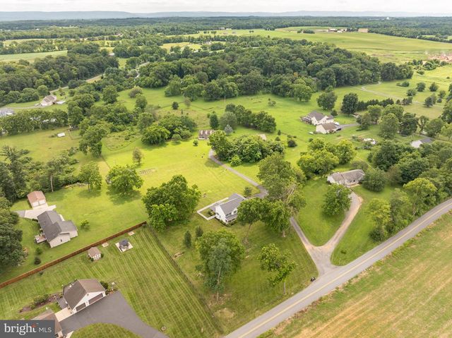 37 TILBURG LN, Martinsburg, WV 25405