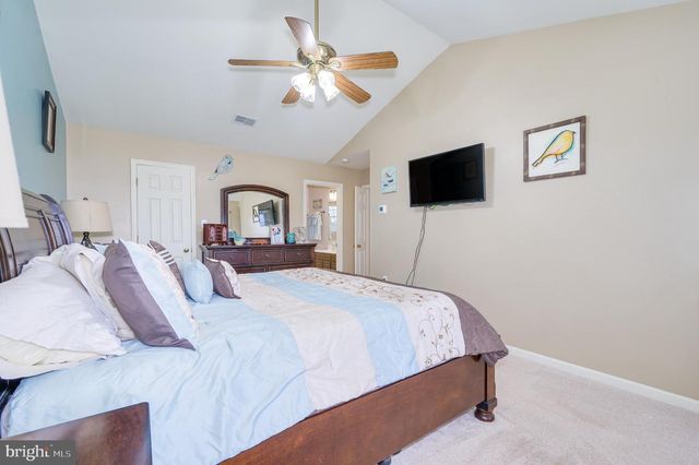 37 TILBURG LN, Martinsburg, WV 25405