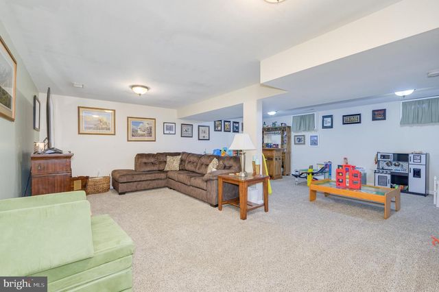 37 TILBURG LN, Martinsburg, WV 25405