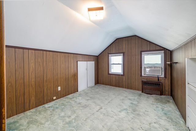 52 Woods Avenue, Malverne, NY 11565
