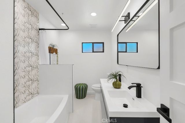 3940 E Calle San Antonio, Palm Springs, CA 92264