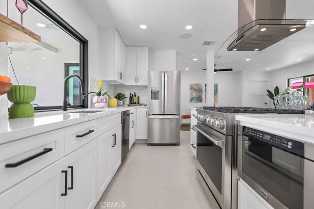 3940 E Calle San Antonio, Palm Springs, CA 92264