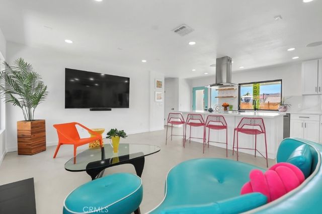 3940 E Calle San Antonio, Palm Springs, CA 92264