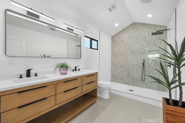 3940 E Calle San Antonio, Palm Springs, CA 92264