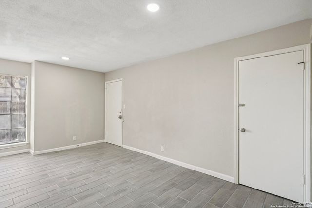10609 Starcrest Dr Unit 10611, San Antonio, TX 78217