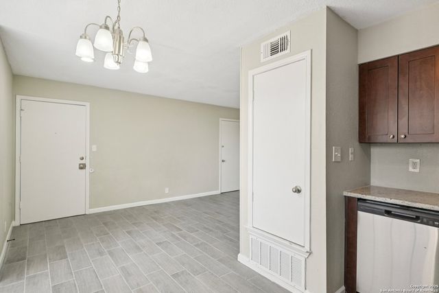 10609 Starcrest Dr Unit 10611, San Antonio, TX 78217