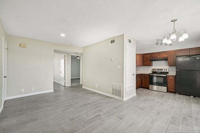 10609 Starcrest Dr Unit 10611, San Antonio, TX 78217