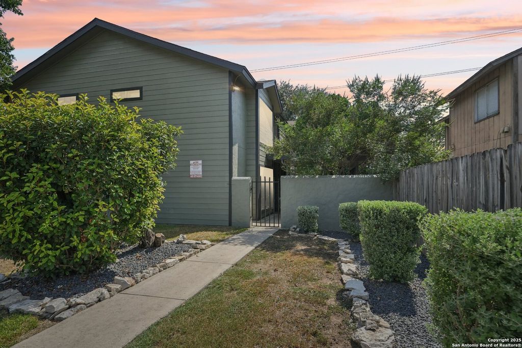 10609 Starcrest Dr Unit 10611, San Antonio, TX 78217