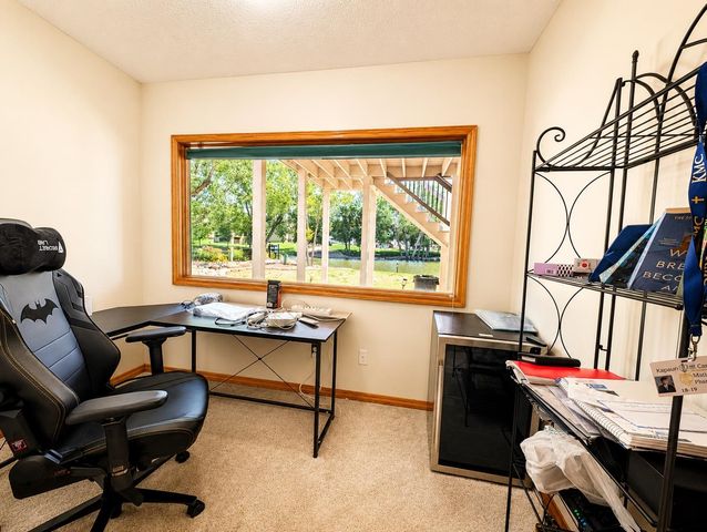 8253 E Oxford Ct, Wichita, KS 67226