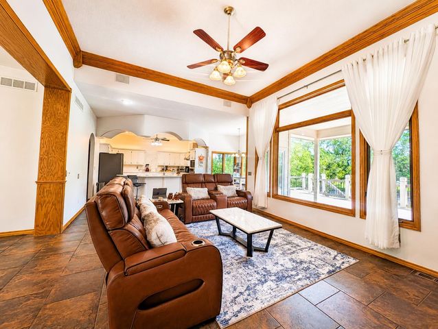 8253 E Oxford Ct, Wichita, KS 67226