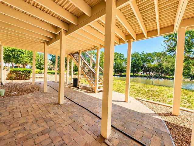 8253 E Oxford Ct, Wichita, KS 67226